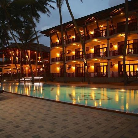 Whispering Palms Hotel Bentota Buitenkant foto