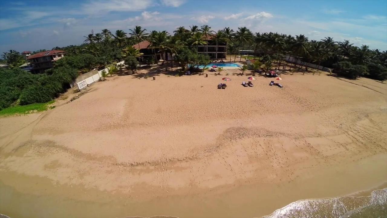 Whispering Palms Hotel Bentota Buitenkant foto