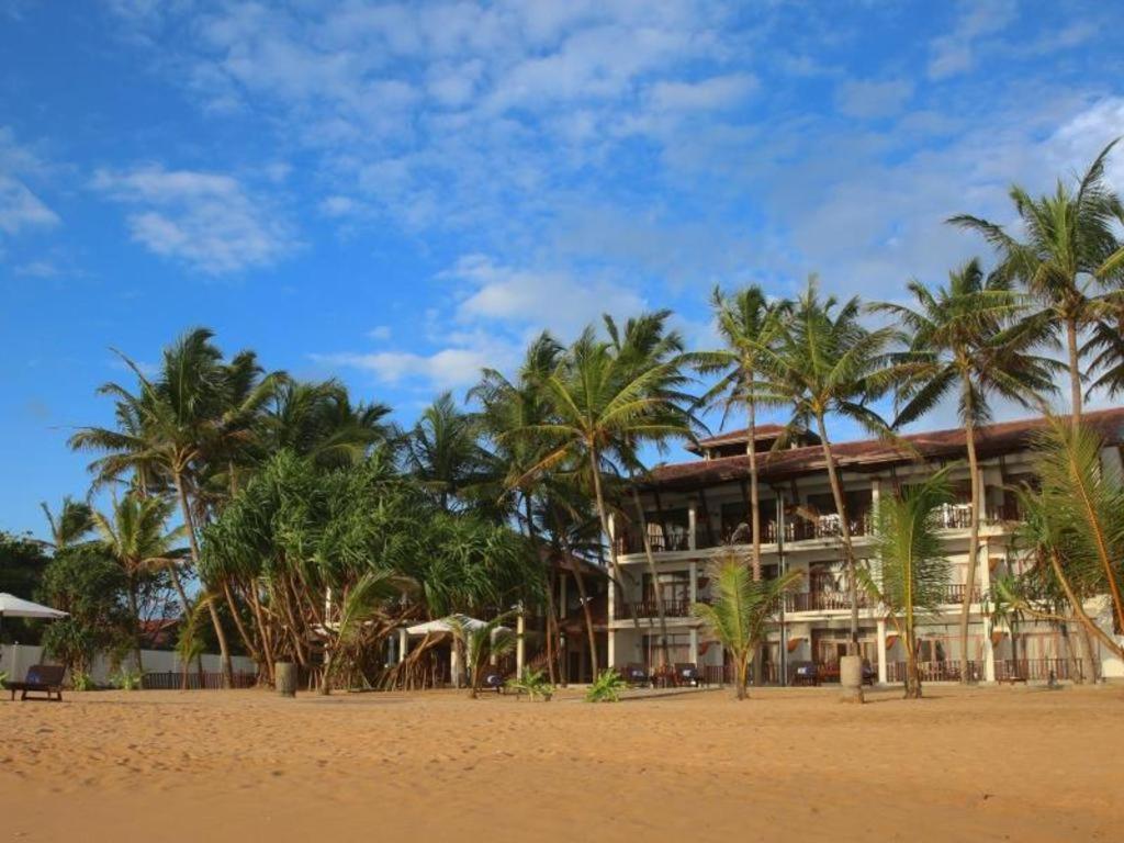 Whispering Palms Hotel Bentota Buitenkant foto