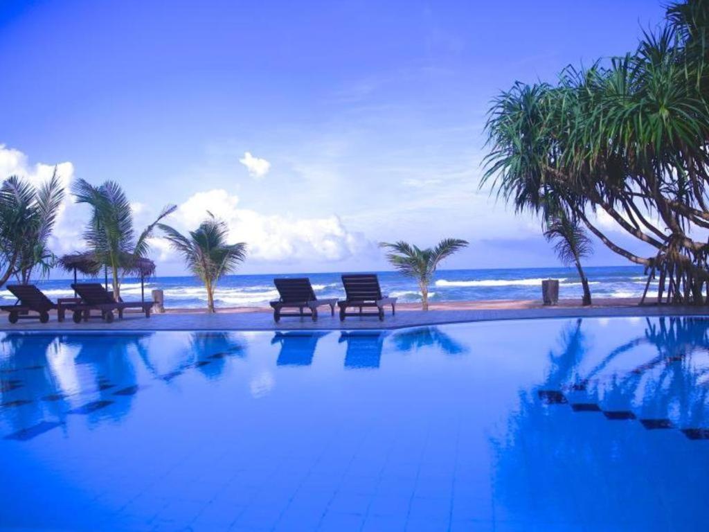 Whispering Palms Hotel Bentota Buitenkant foto