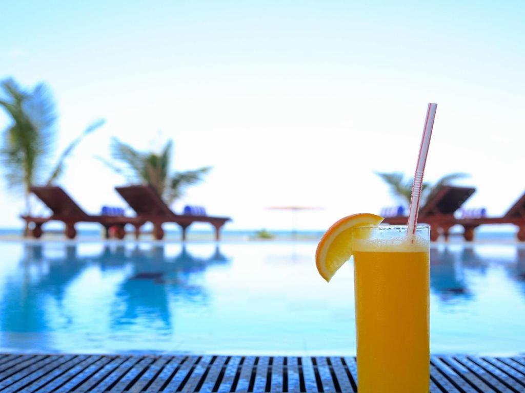 Whispering Palms Hotel Bentota Buitenkant foto