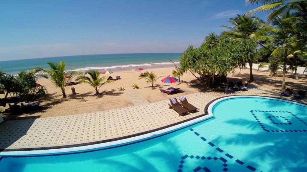 Whispering Palms Hotel Bentota Buitenkant foto