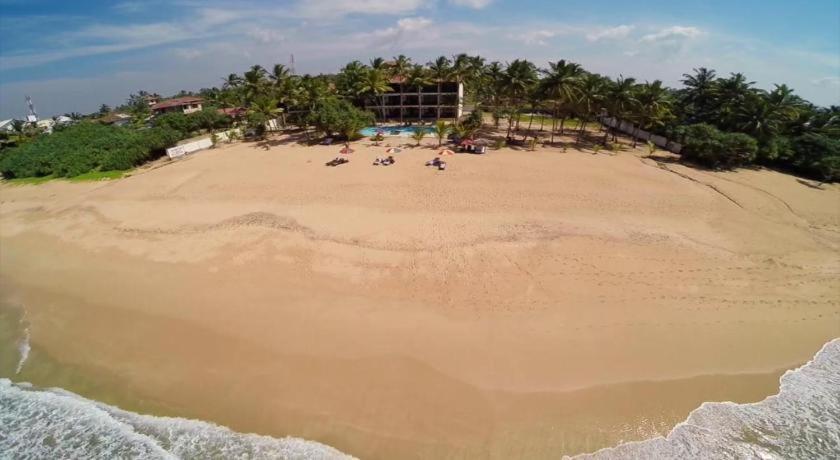Whispering Palms Hotel Bentota Buitenkant foto