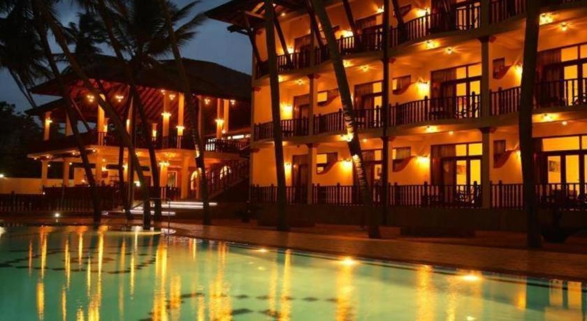 Whispering Palms Hotel Bentota Buitenkant foto