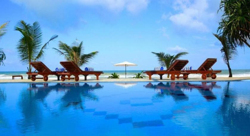 Whispering Palms Hotel Bentota Buitenkant foto