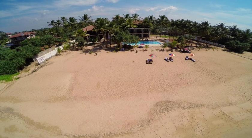 Whispering Palms Hotel Bentota Buitenkant foto