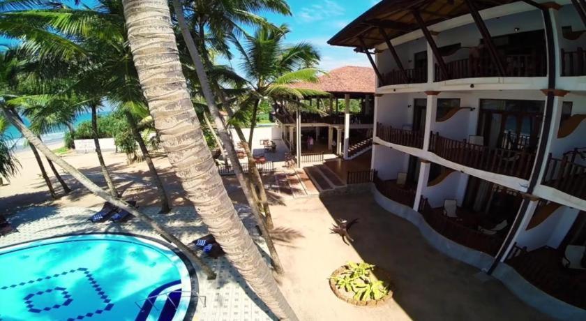 Whispering Palms Hotel Bentota Buitenkant foto