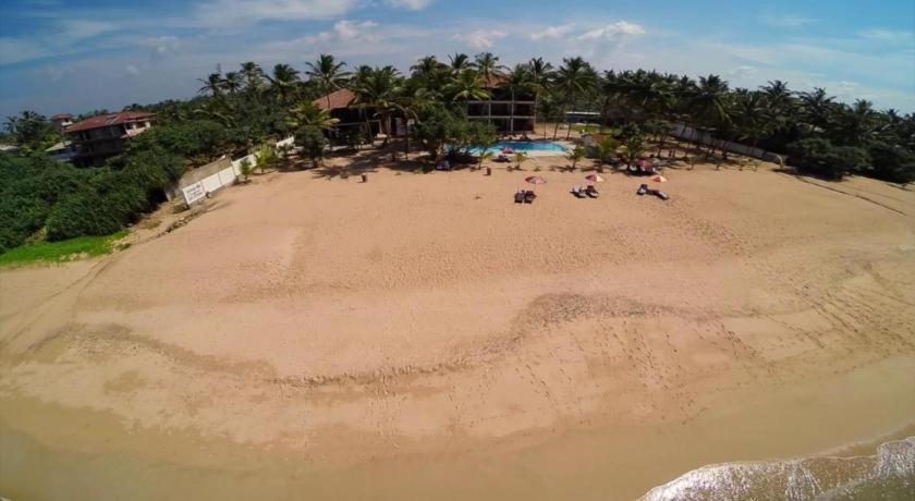 Whispering Palms Hotel Bentota Buitenkant foto