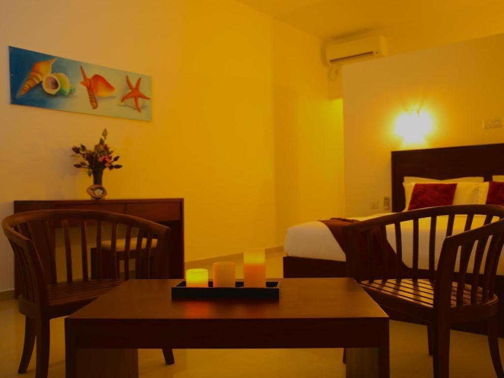 Whispering Palms Hotel Bentota Buitenkant foto