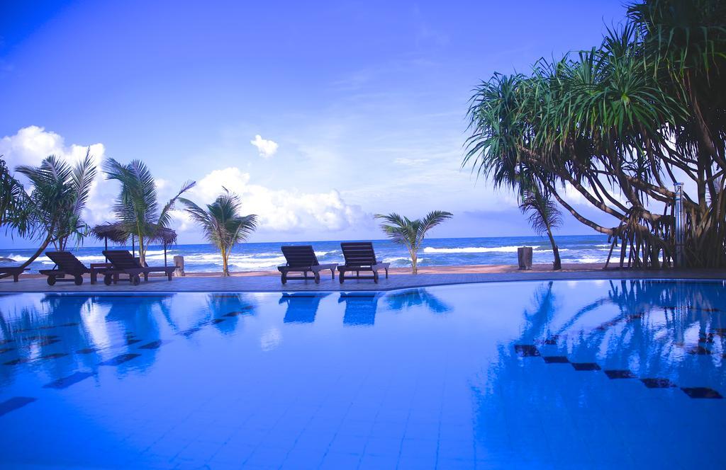 Whispering Palms Hotel Bentota Buitenkant foto