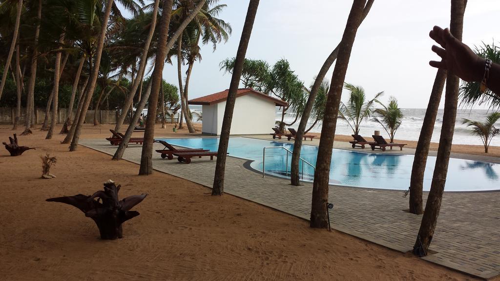Whispering Palms Hotel Bentota Buitenkant foto