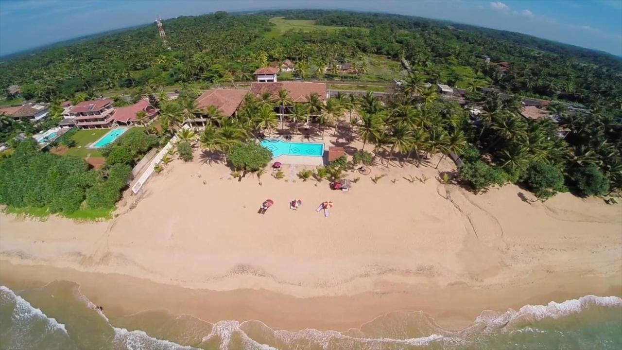 Whispering Palms Hotel Bentota Buitenkant foto