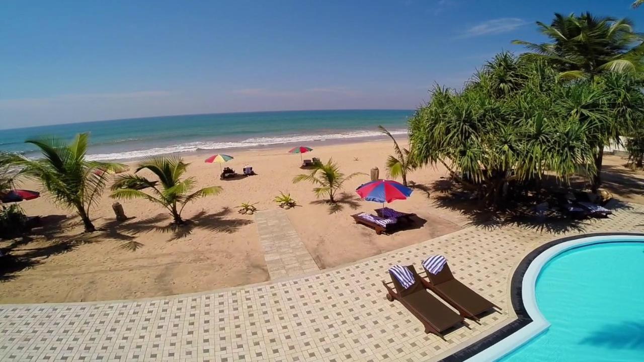 Whispering Palms Hotel Bentota Buitenkant foto