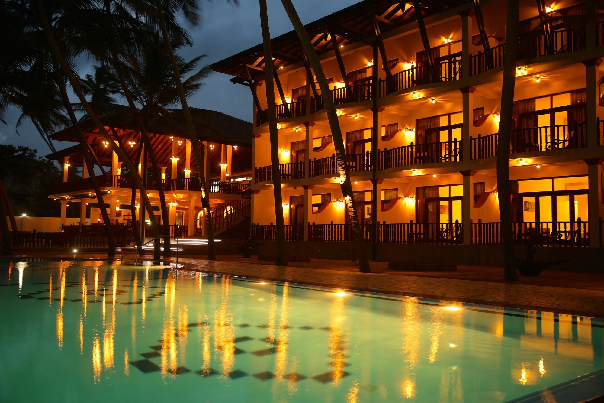 Whispering Palms Hotel Bentota Buitenkant foto